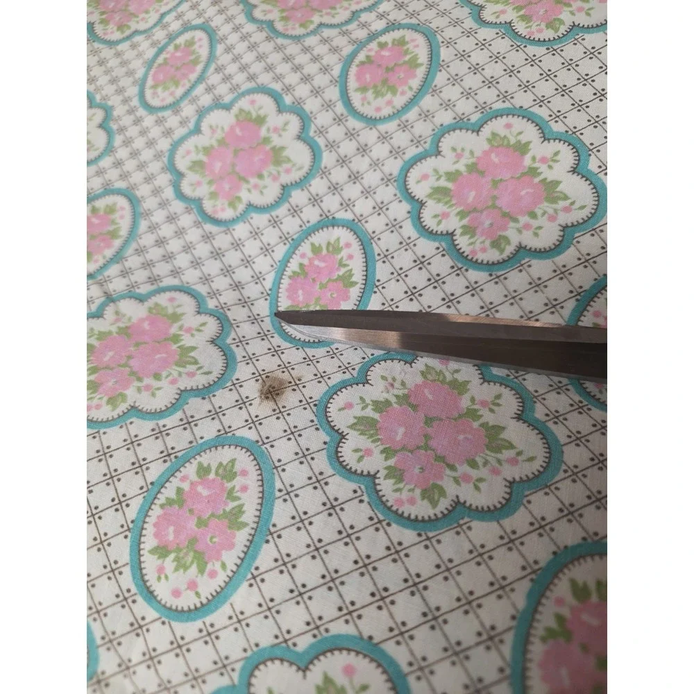 VTG Tablecloth Table Topper Square Card Table Green Pink Crochet Cottage 33
